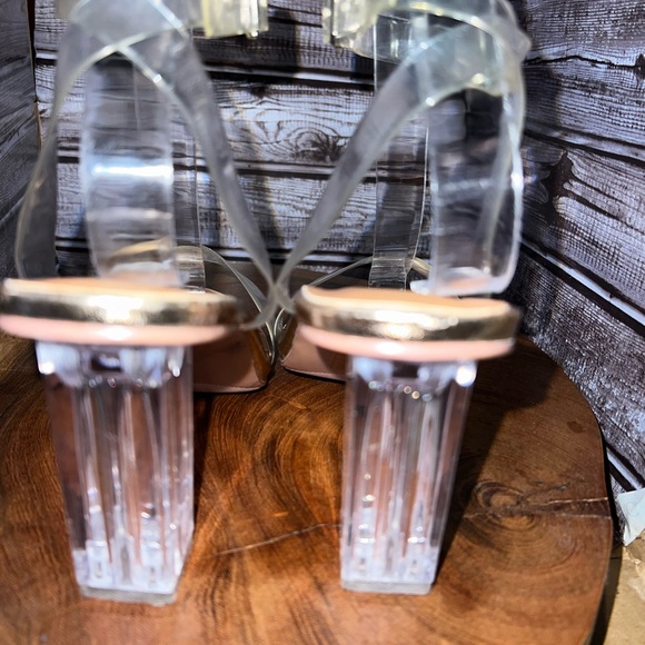 SHEIN woman’s block heeled clear open toed sandals - Picture 10 of 14